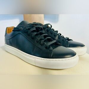 Men’s Hugo Boss leather sneaker, size 45 ( men’s 11-11.5)